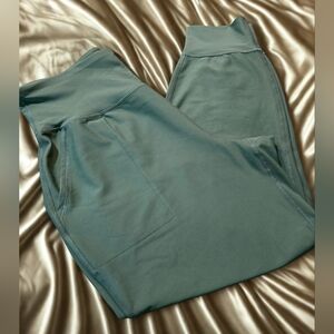 NWOT Old Navy Powersoft High Rise Ladies Green Joggers Large PETITE